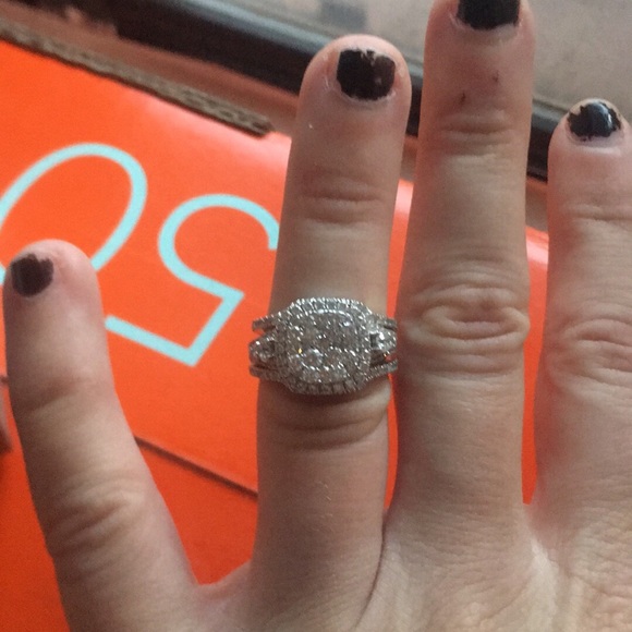 Wedding ring and bands size 6 - Picture 1 of 8